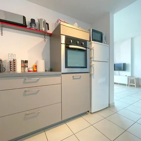 3p Climatise Avec Parking, Piscine, Proche Et Commerces A - Fr-1-338-497 Apartment Sete
