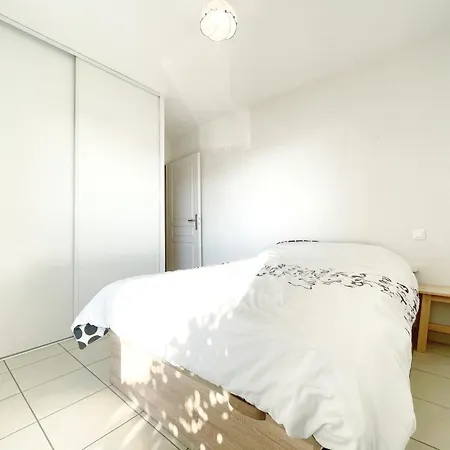 3 Pièces à Avec Climatisation Et Parking Privé - Fr-1-338-497 Appartement Sète