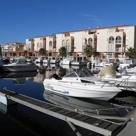 Apartment 3p Climatise Avec Parking, Piscine, Proche Et Commerces A - Fr-1-338-497 Sete